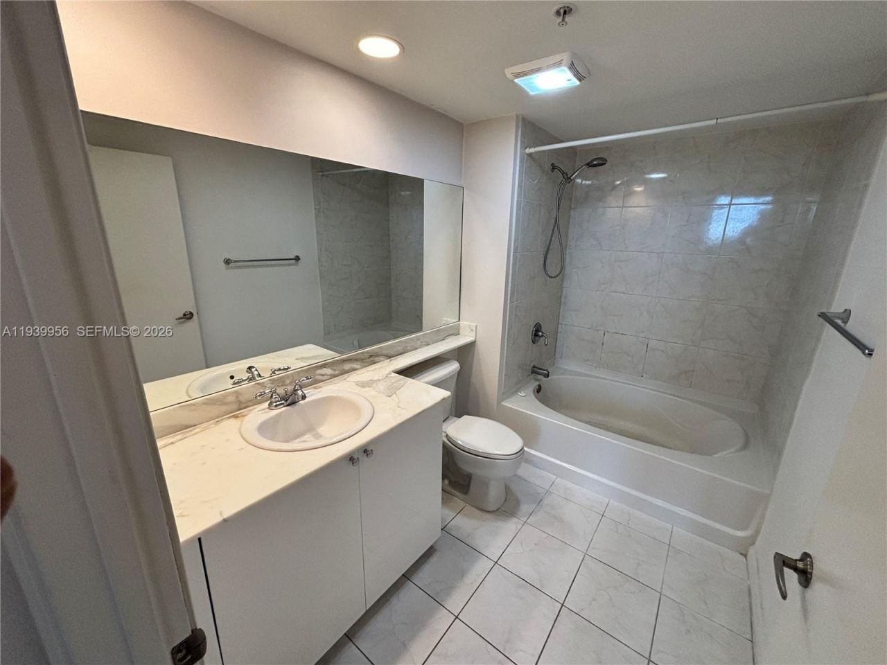 2775 NE 187th St , Unit 403, Aventura, FL 33180 Photo