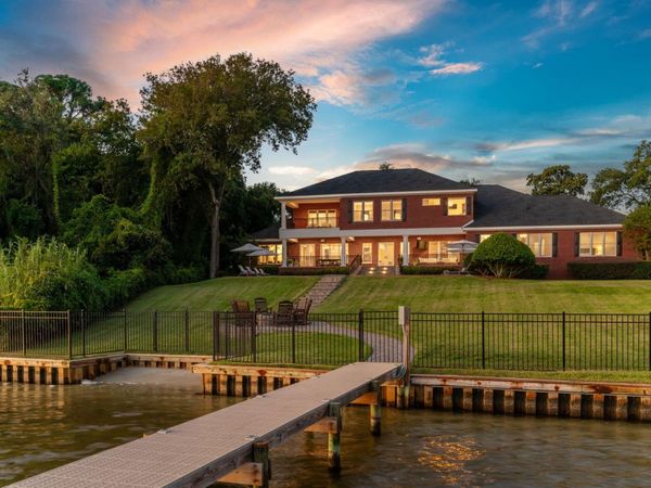 15 Plantation Oaks Drive, Mary Esther, FL 32569