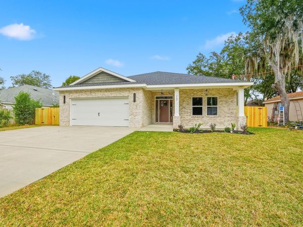 15 Plew Avenue, Shalimar, FL 32579