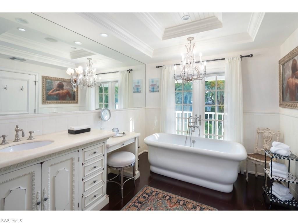 247 6th St N, Naples, FL 34102 Photo