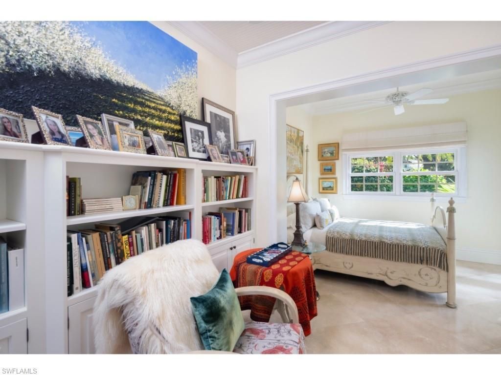 247 6th St N, Naples, FL 34102 Photo