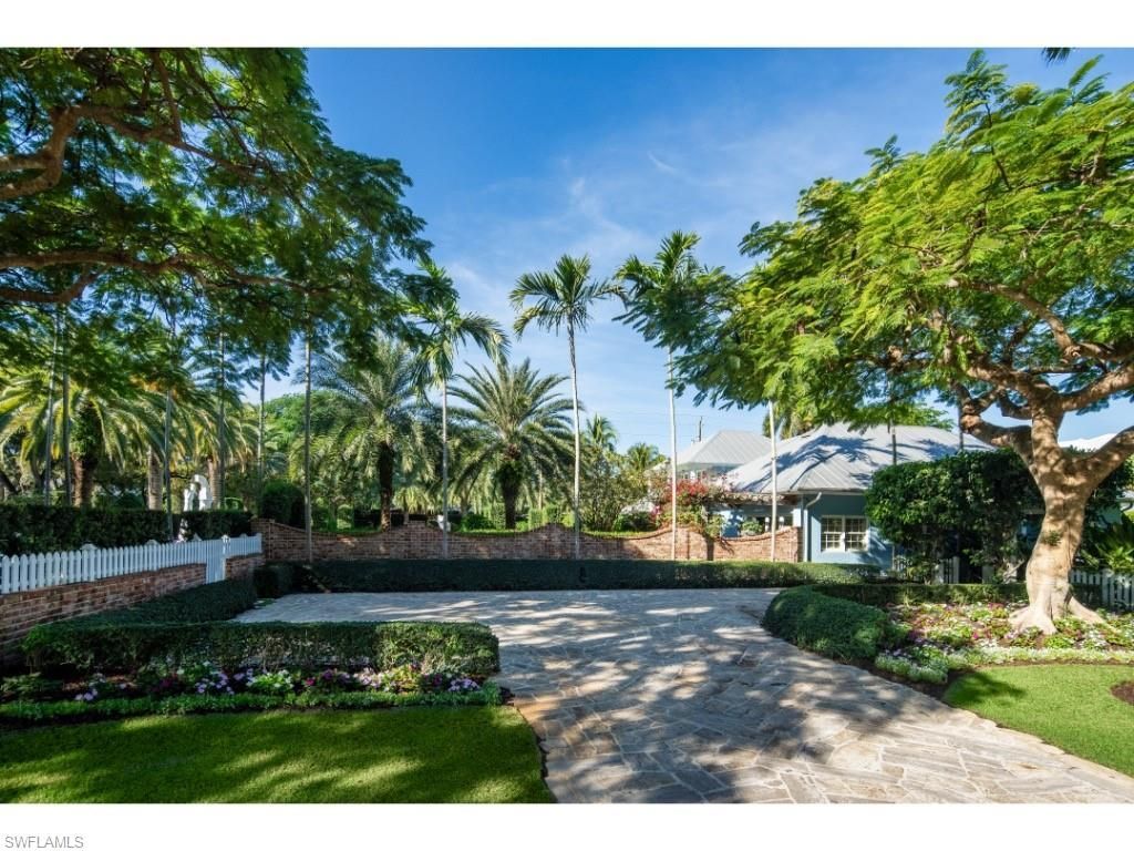 247 6th St N, Naples, FL 34102 Photo