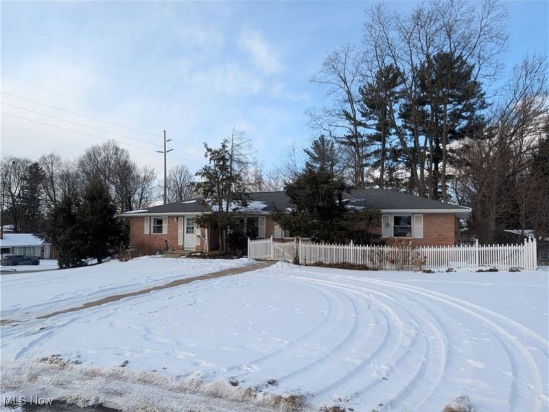 988 Kentland Drive, Mansfield, OH 44906 Photo 2