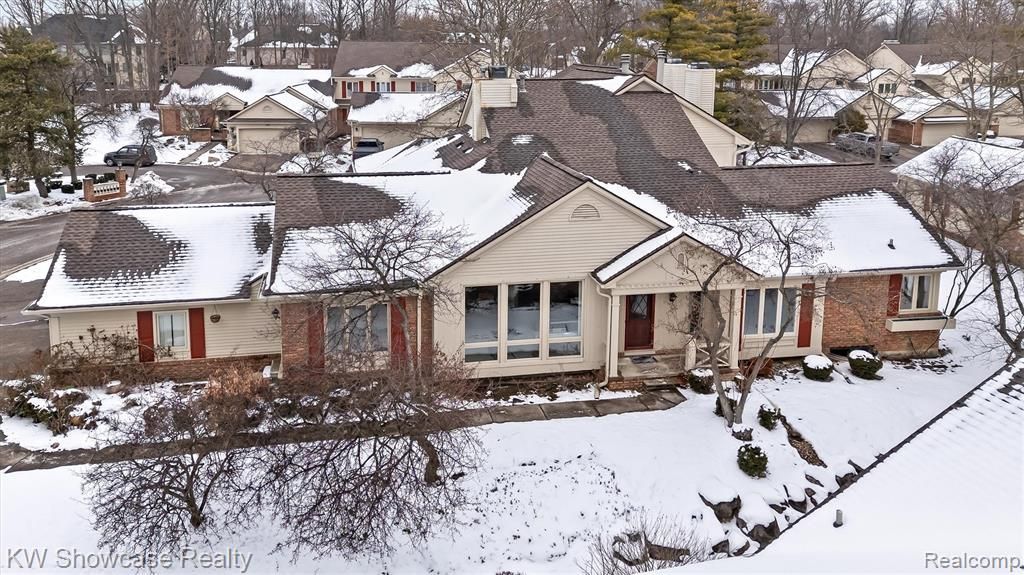 6933 Pebble Park Circle, West Bloomfield Township, MI 48322 Main Photo