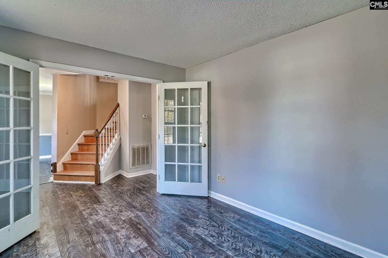 205 Angus Drive Photo 10