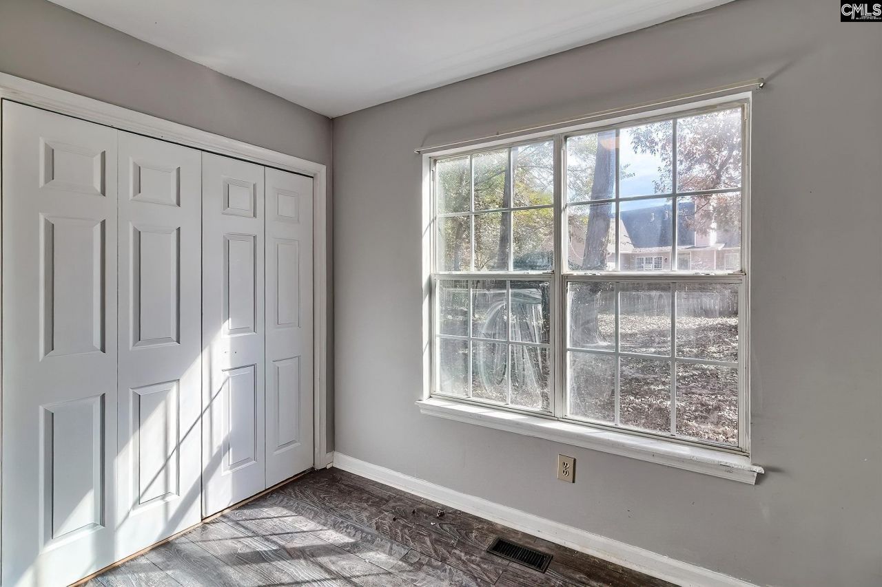 205 Angus Drive Photo 19