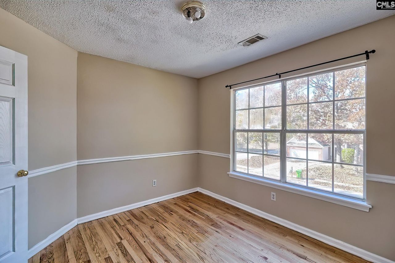 205 Angus Drive Photo 31