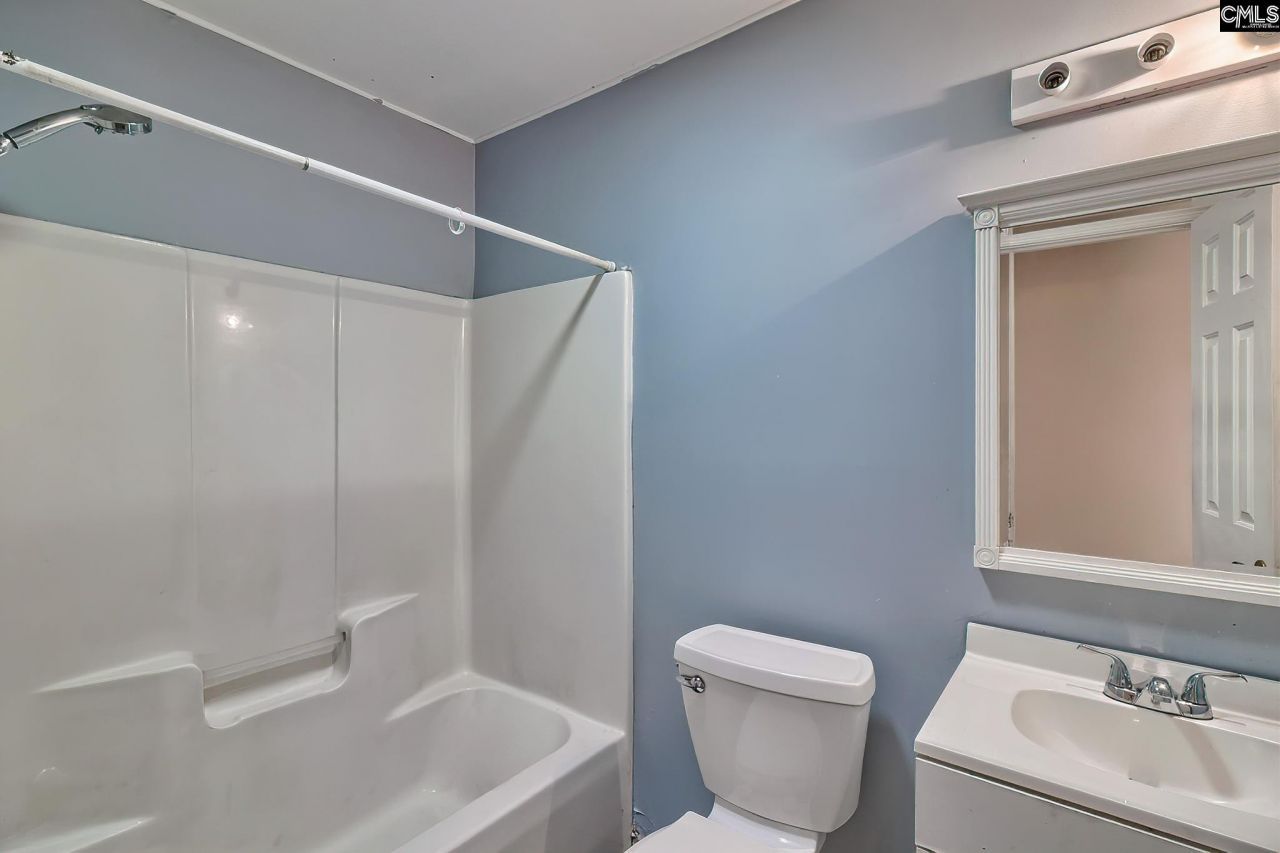 205 Angus Drive Photo 33