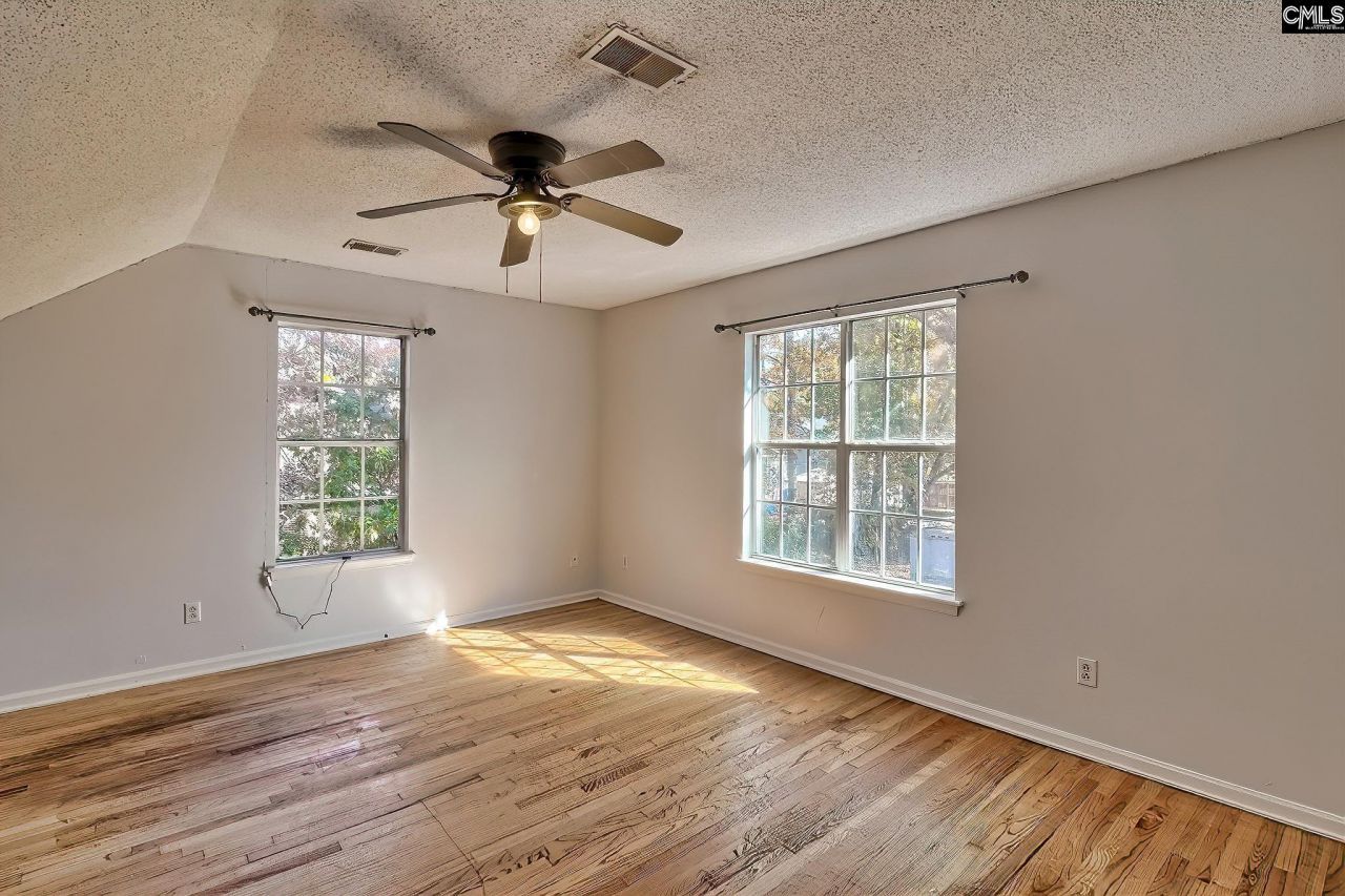 205 Angus Drive Photo 34