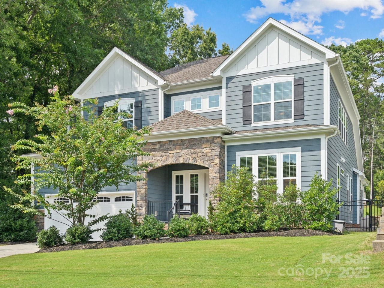 6931 Providence Lane W, Charlotte, NC 28226 Main Photo