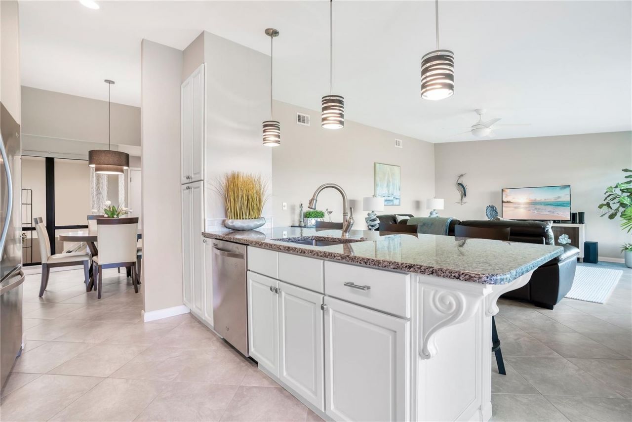 4013 Catalina Drive, Unit 4013, Bradenton, FL 34210 Photo