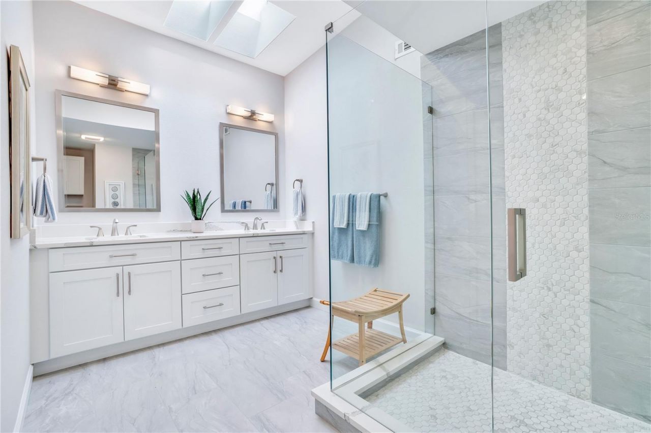 4013 Catalina Drive, Unit 4013, Bradenton, FL 34210 Photo