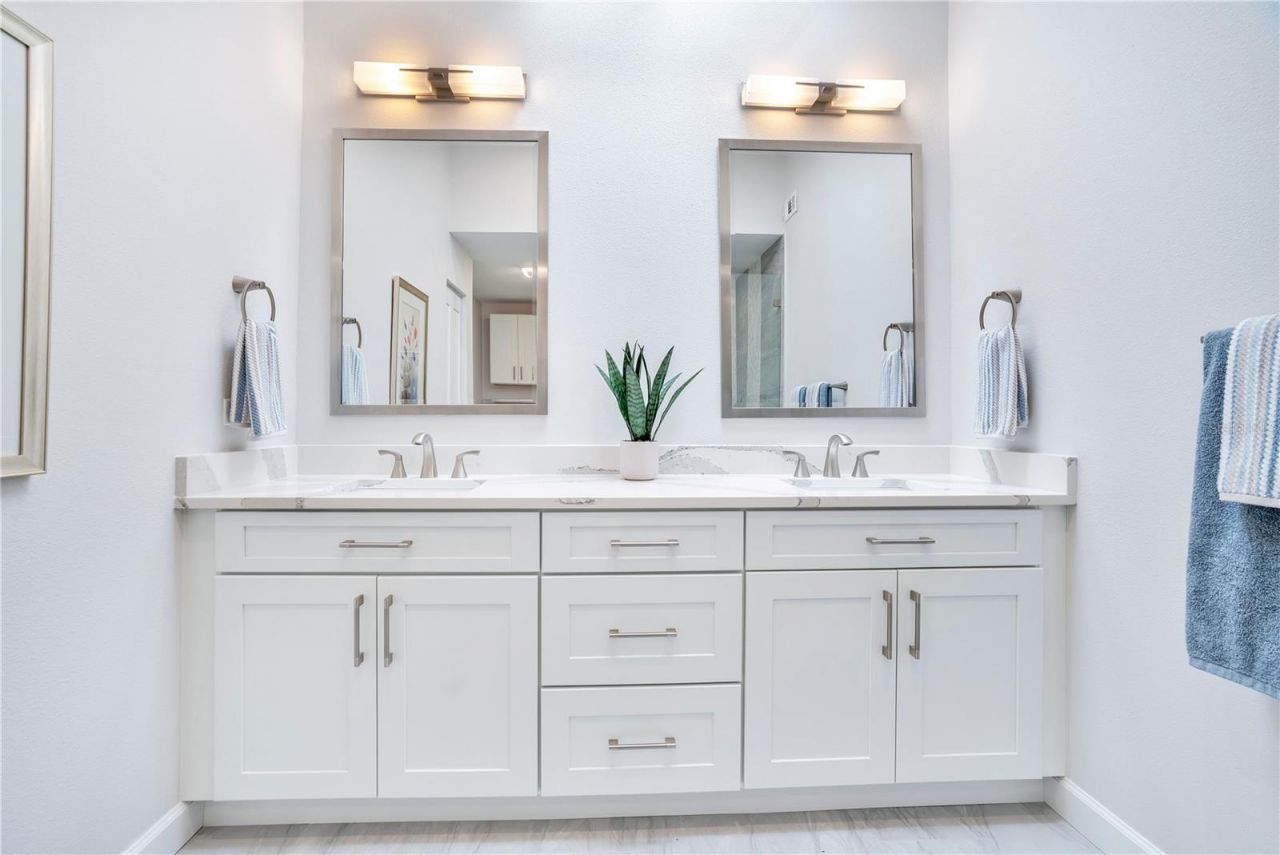 4013 Catalina Drive, Unit 4013, Bradenton, FL 34210 Photo