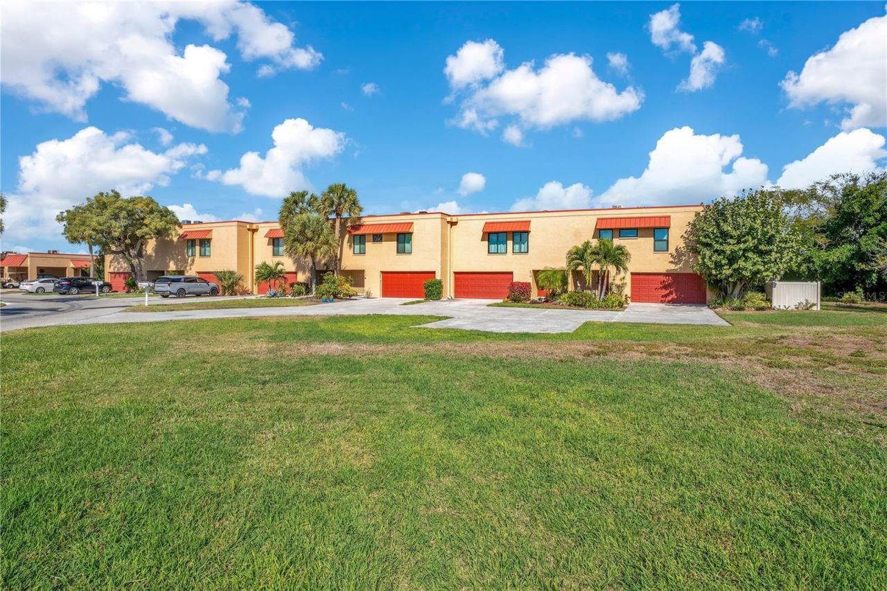 4013 Catalina Drive, Unit 4013, Bradenton, FL 34210 Photo