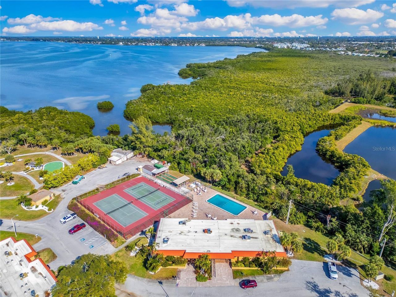 4013 Catalina Drive, Unit 4013, Bradenton, FL 34210 Photo