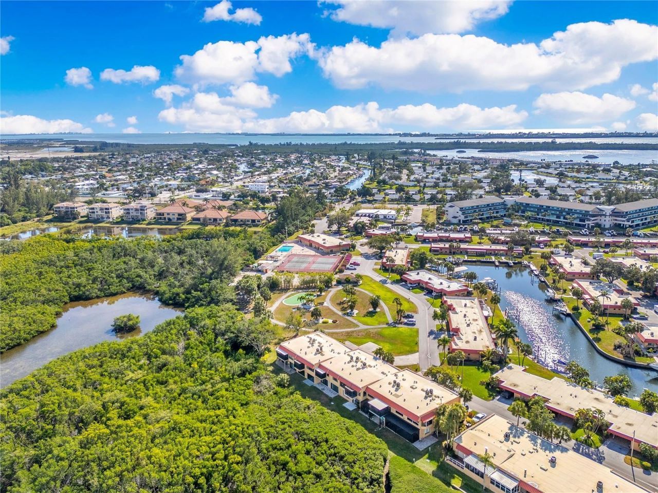 4013 Catalina Drive, Unit 4013, Bradenton, FL 34210 Photo