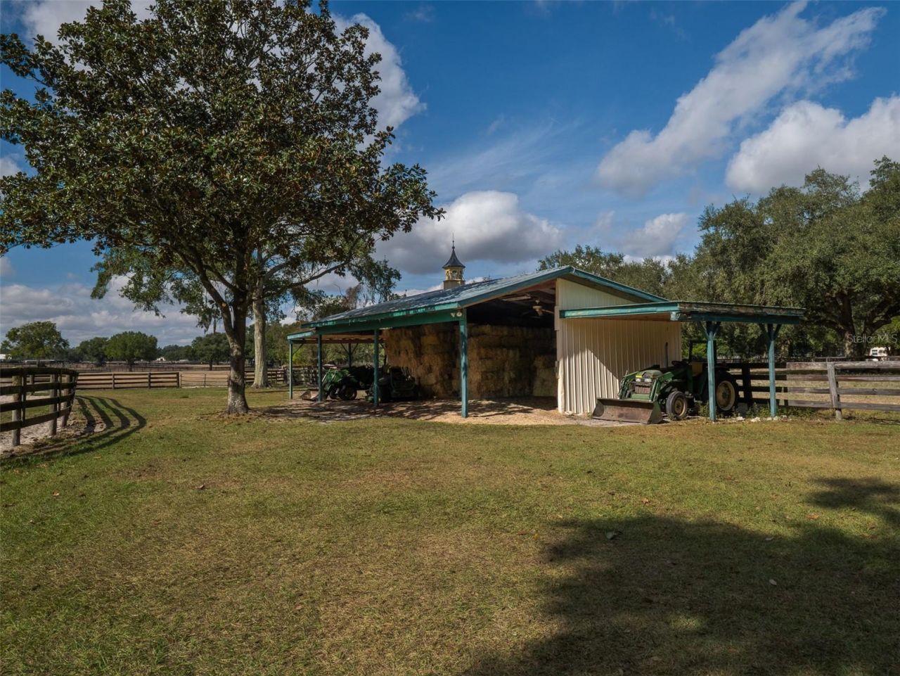 4951 SE 216th Avenue, Morriston, FL 32668 Photo