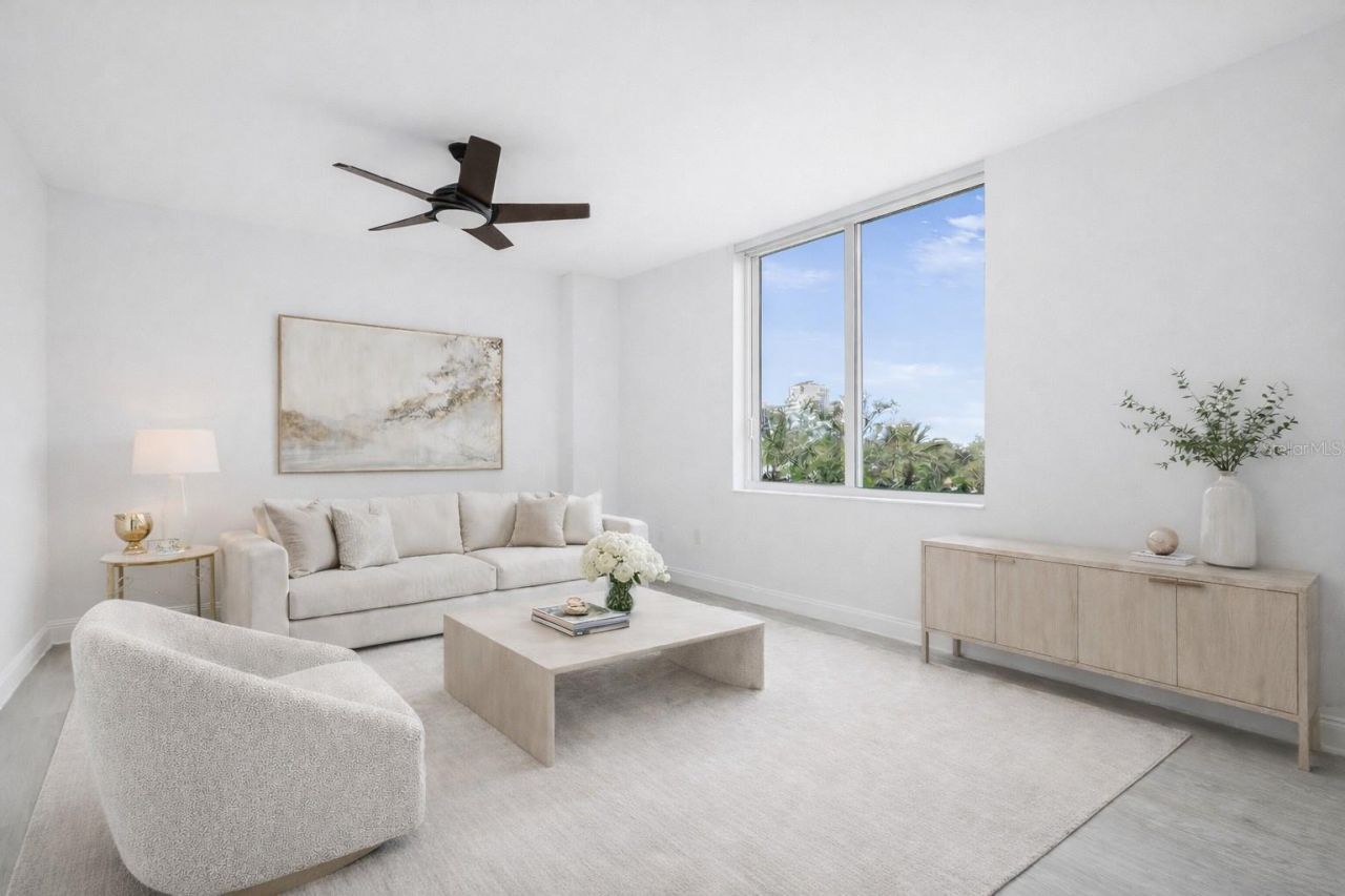 800 N Tamiami Trail, Unit 307, Sarasota, FL 34236 Photo