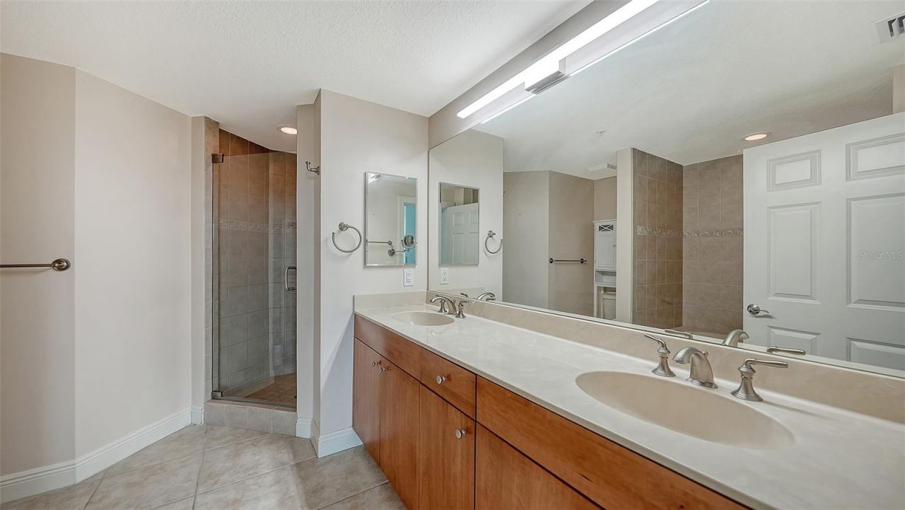 800 N Tamiami Trail, Unit 307, Sarasota, FL 34236 Photo