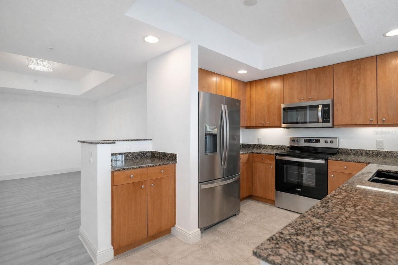 800 N Tamiami Trail, Unit 307, Sarasota, FL 34236 Photo