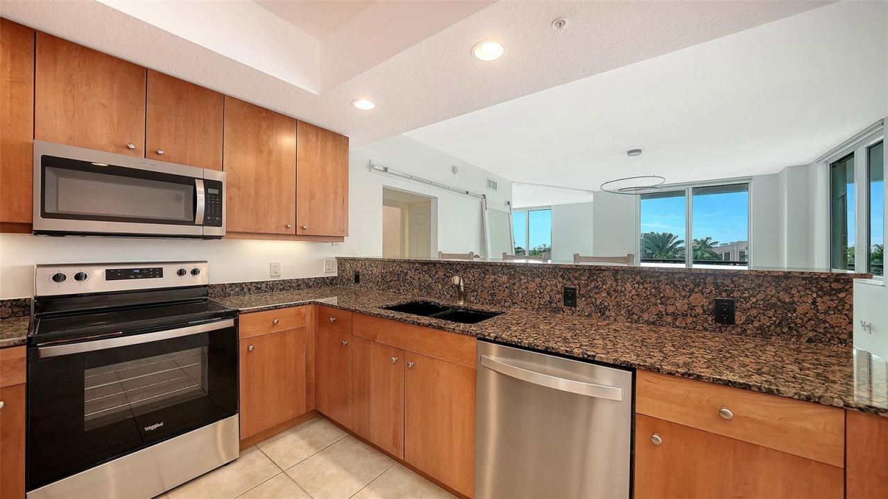 800 N Tamiami Trail, Unit 307, Sarasota, FL 34236 Photo