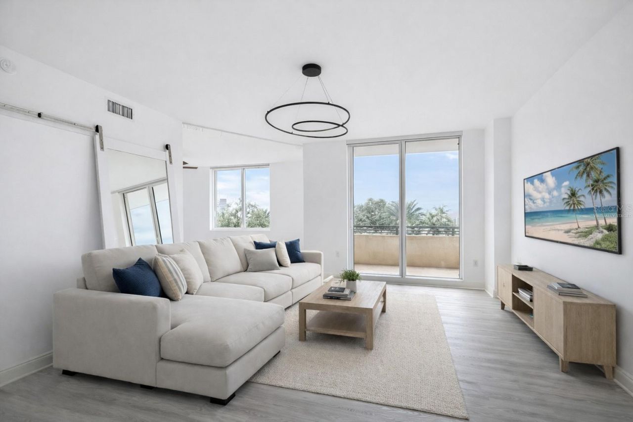 800 N Tamiami Trail, Unit 307, Sarasota, FL 34236 Photo