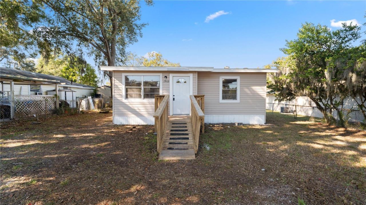 1903 N Lime Street, Plant City, FL 33563 Main Photo