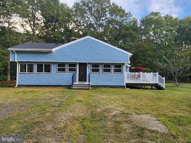 22 MOUNTAIN TOP ROAD, EAST STROUDSBURG, PA 18302