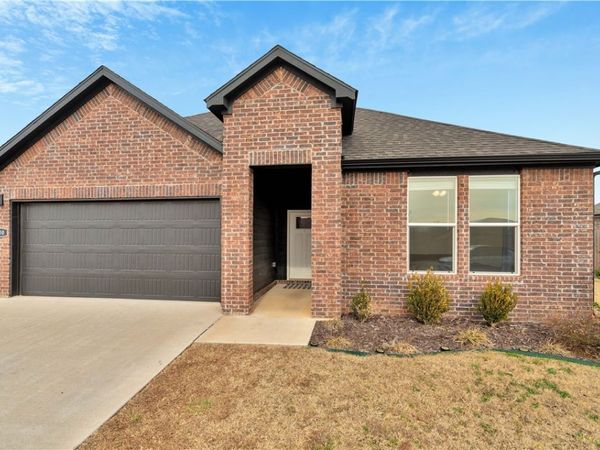 400 W Snow Bend, Farmington, AR 72730