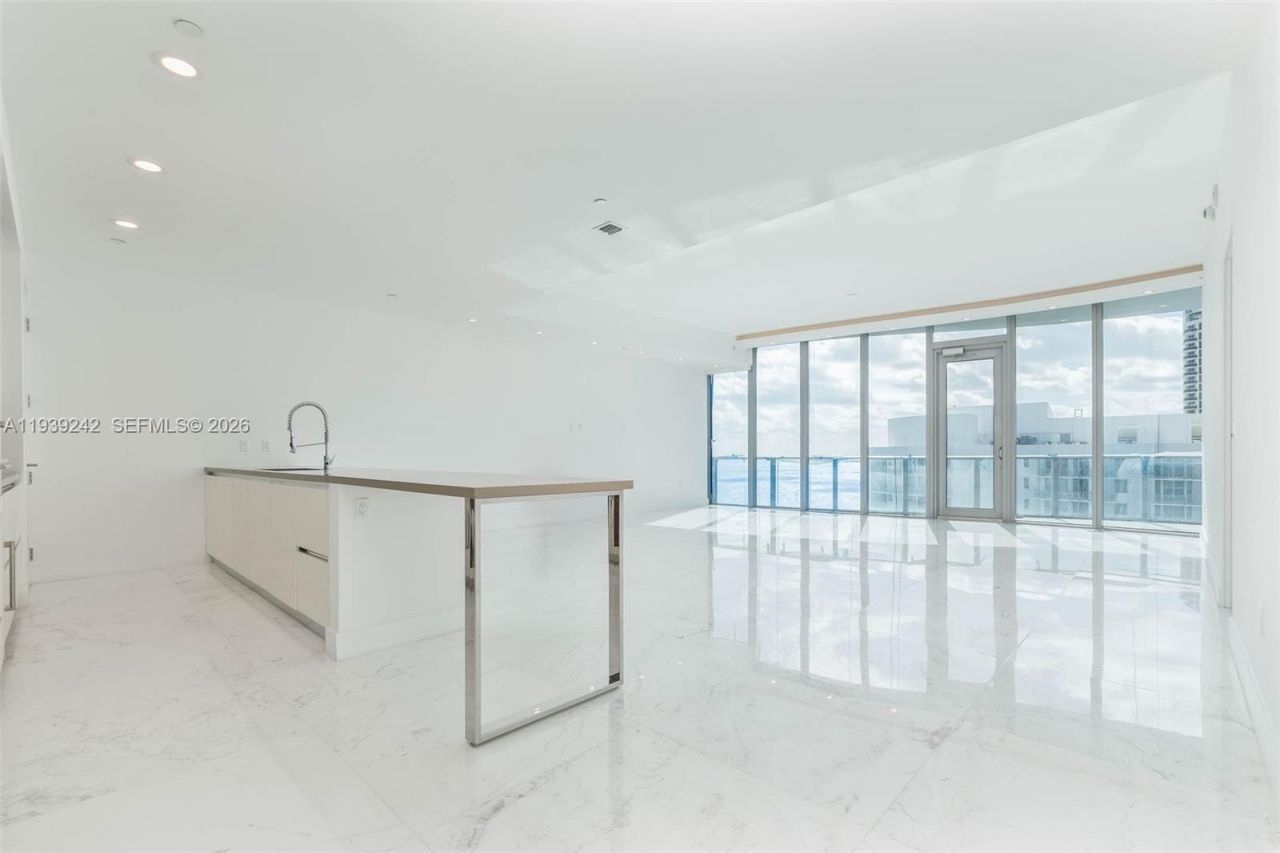 17475 Collins Ave , Unit 2003, Sunny Isles Beach, FL 33160 Photo