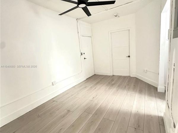 967 SW 5th St, Unit 18, Miami, FL 33130