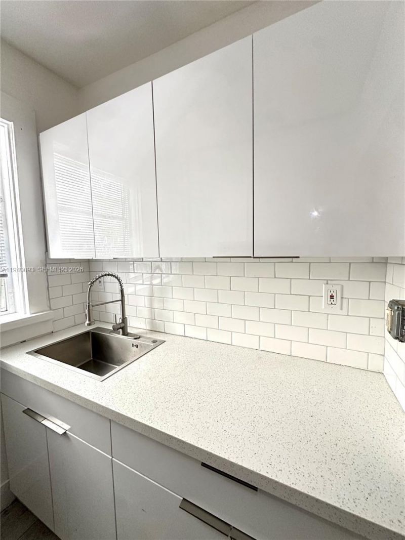 967 SW 5th St, Unit 18, Miami, FL 33130 Photo