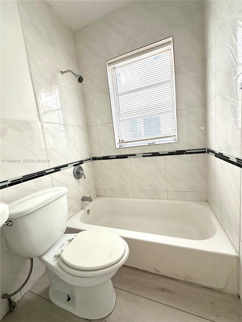 967 SW 5th St, Unit 18, Miami, FL 33130 Photo