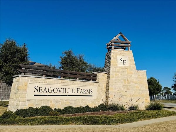 753 Keeneland Drive , Seagoville, TX 75159