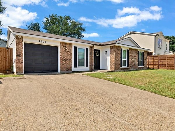 2308 Foxcroft Lane, Arlington, TX 76014