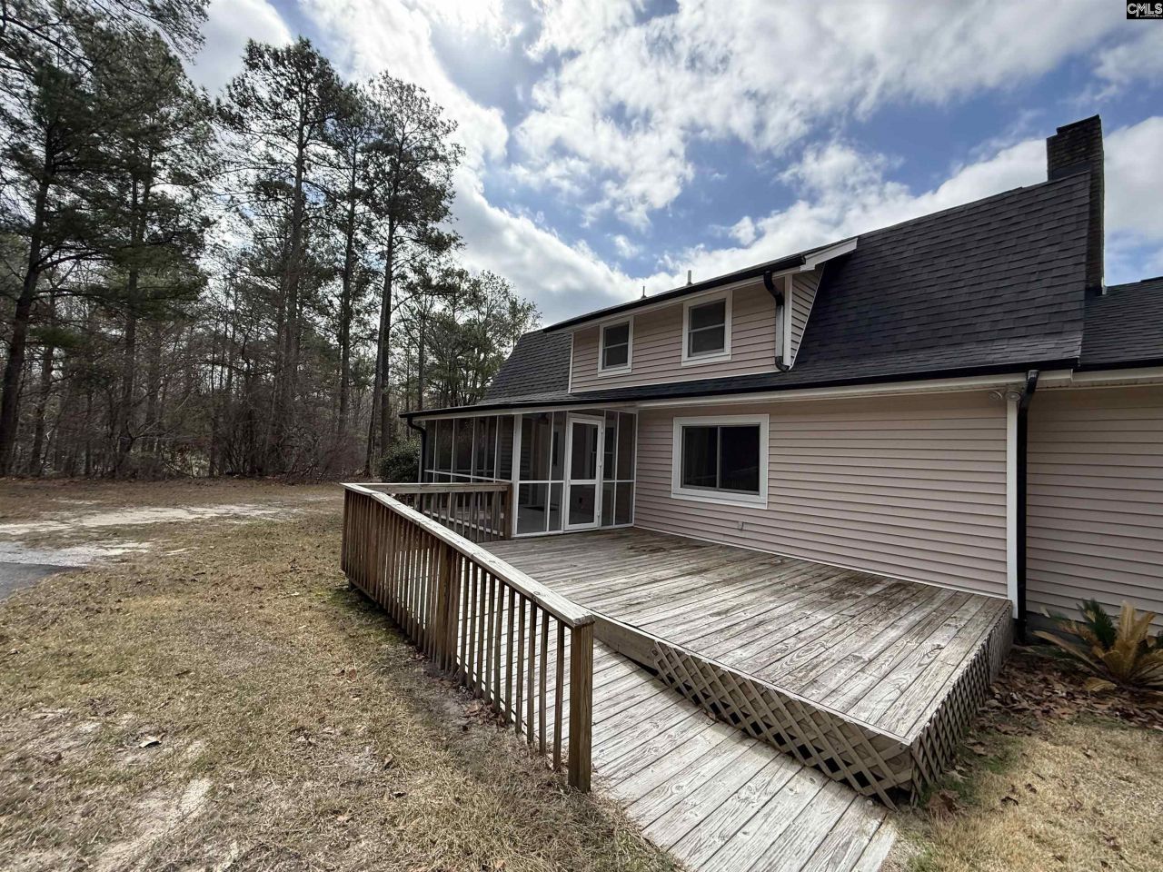 1045 Oscar Price Road Photo 2