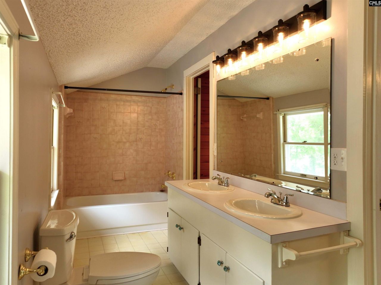 1045 Oscar Price Road Photo 36