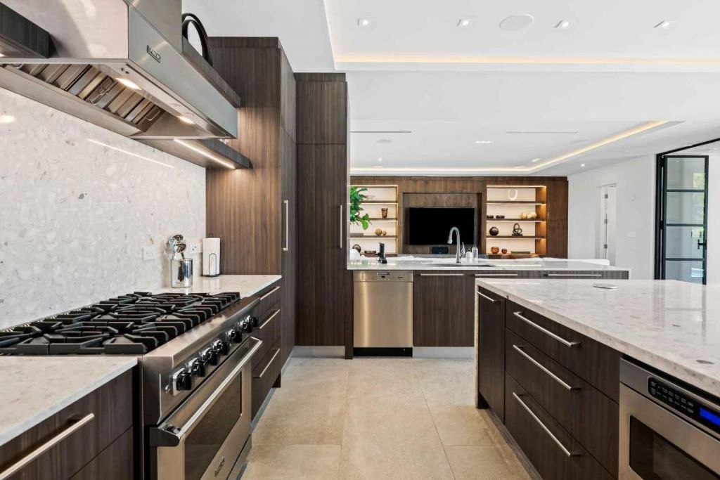 5288 Alton Road, Unit 2, Miami Beach, FL 33140 Photo