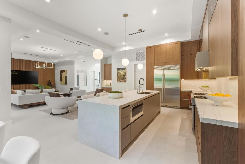 450 NE Spanish Court, Boca Raton, FL 33432 Photo