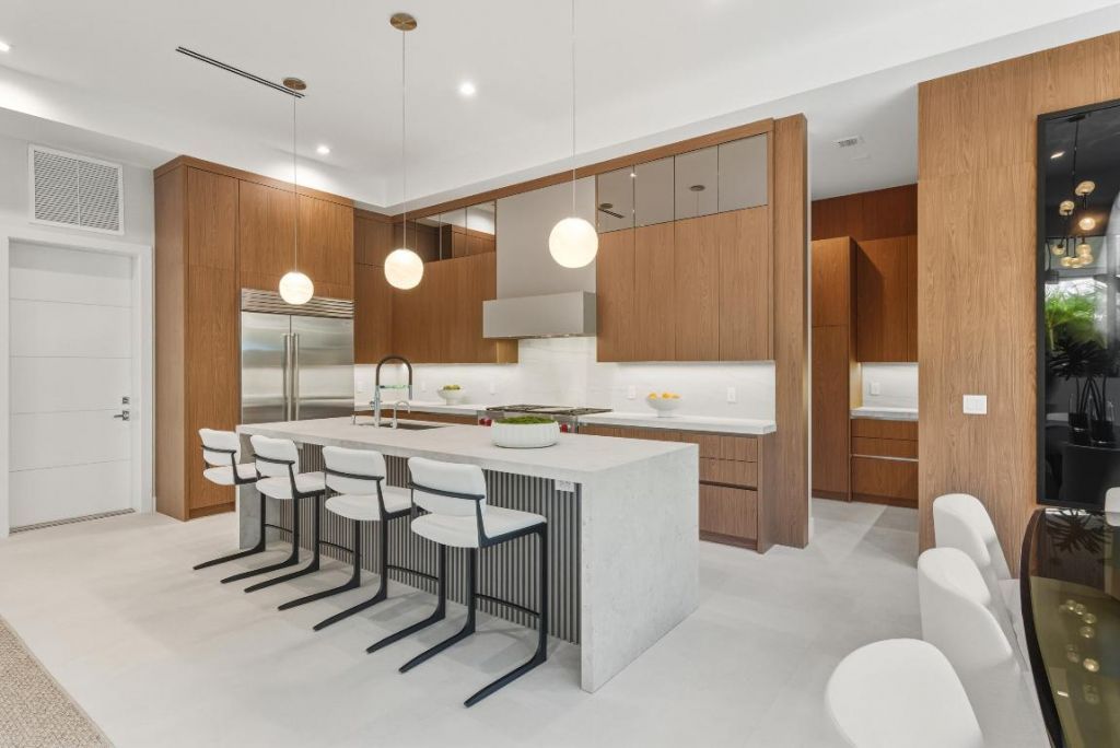 450 NE Spanish Court, Boca Raton, FL 33432 Photo