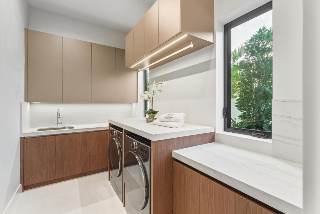 450 NE Spanish Court, Boca Raton, FL 33432 Photo