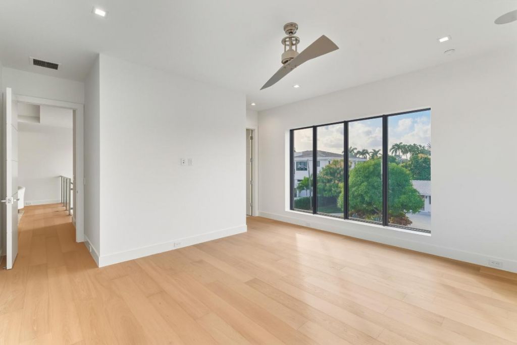 450 NE Spanish Court, Boca Raton, FL 33432 Photo