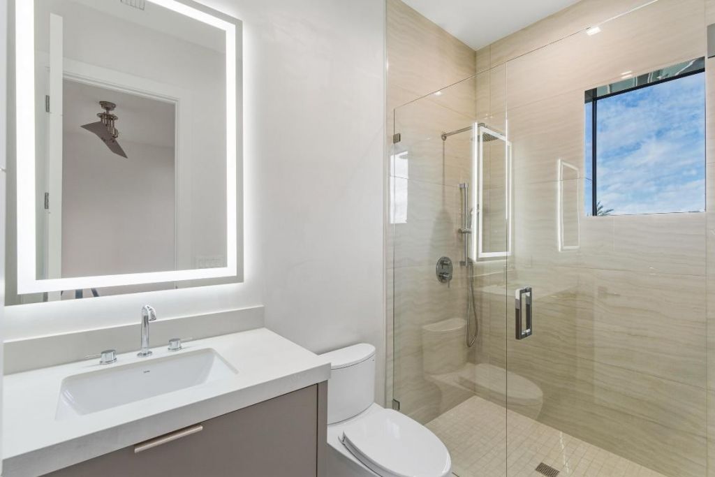 450 NE Spanish Court, Boca Raton, FL 33432 Photo