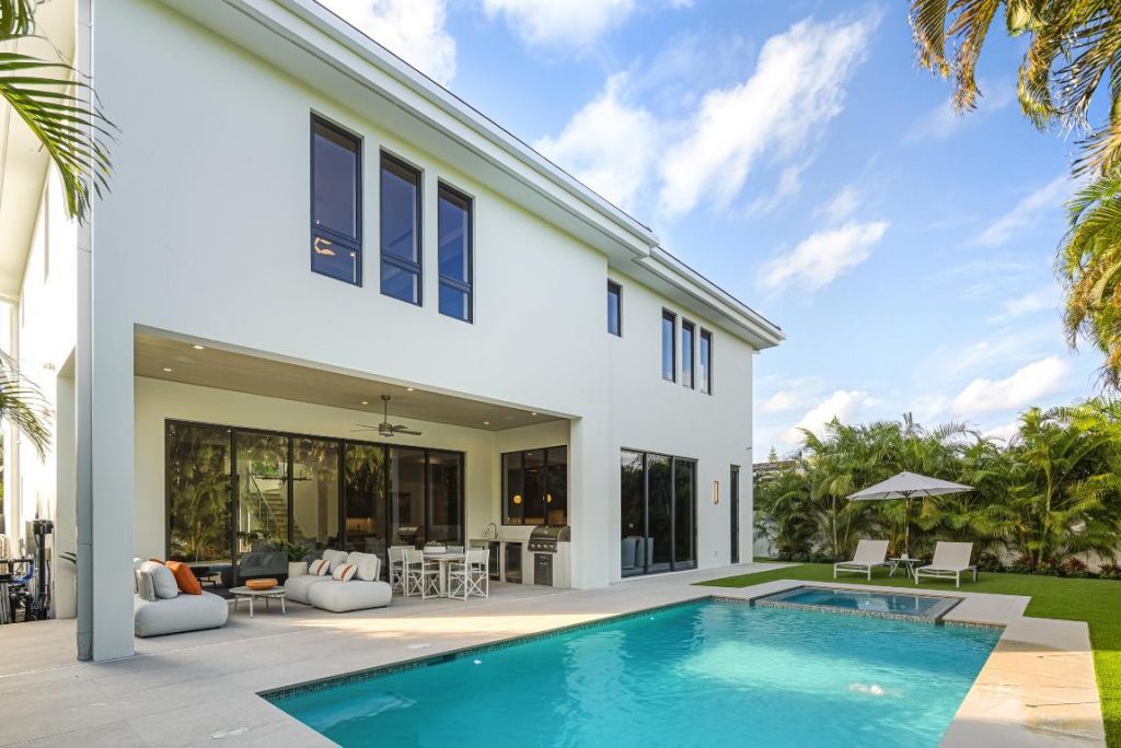 450 NE Spanish Court, Boca Raton, FL 33432 Photo