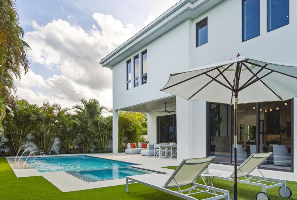 450 NE Spanish Court, Boca Raton, FL 33432 Photo