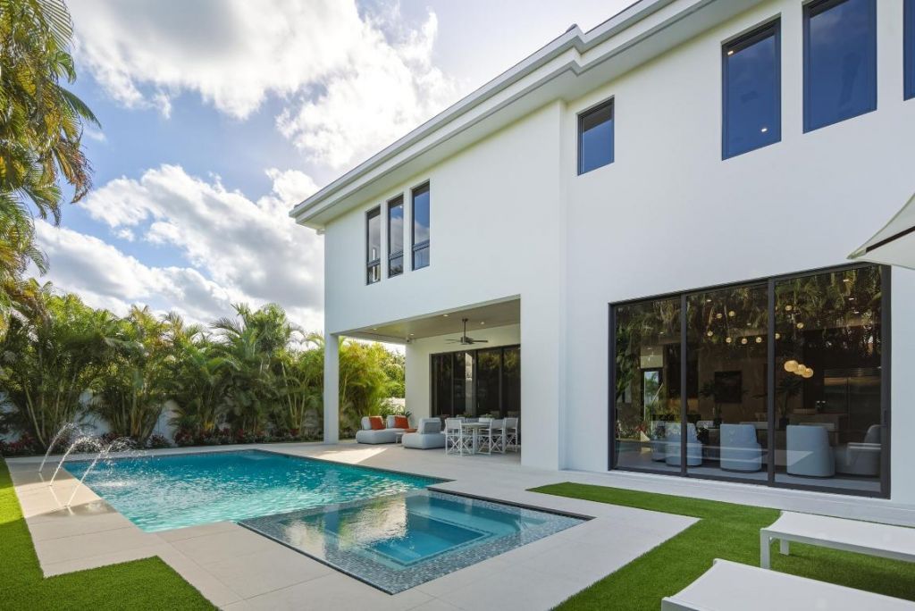 450 NE Spanish Court, Boca Raton, FL 33432 Photo