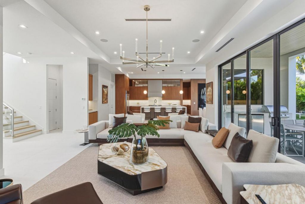 450 NE Spanish Court, Boca Raton, FL 33432 Photo