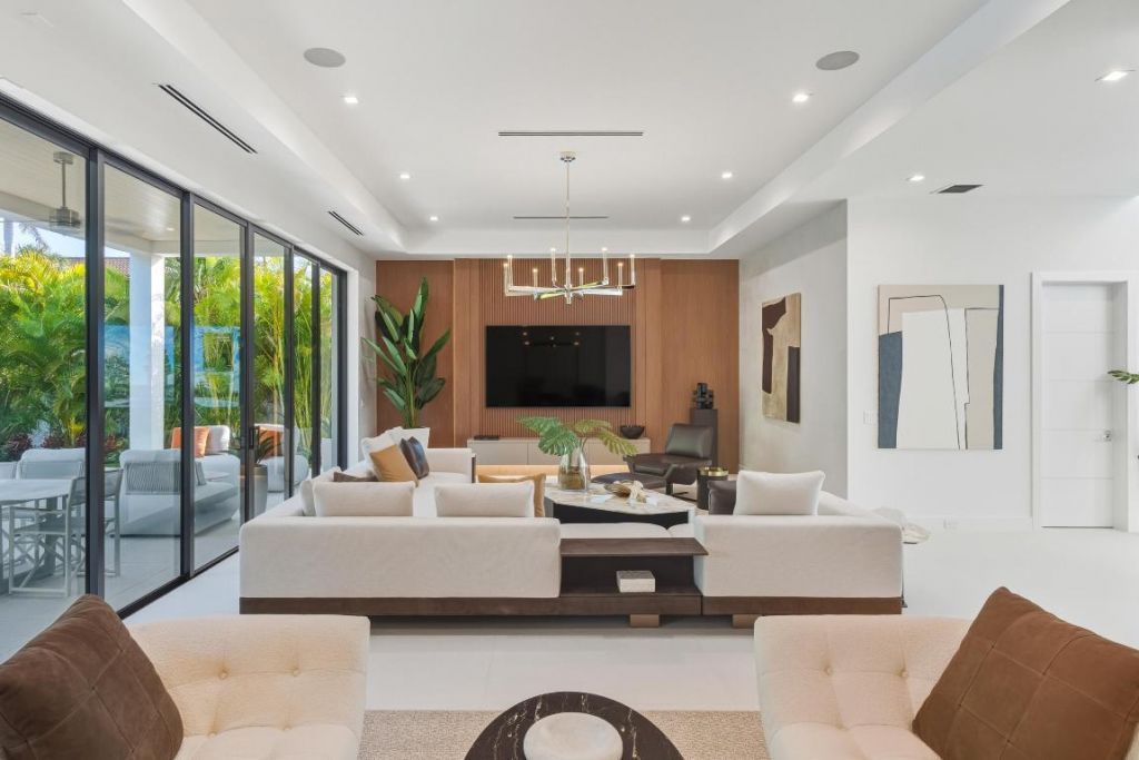 450 NE Spanish Court, Boca Raton, FL 33432 Photo