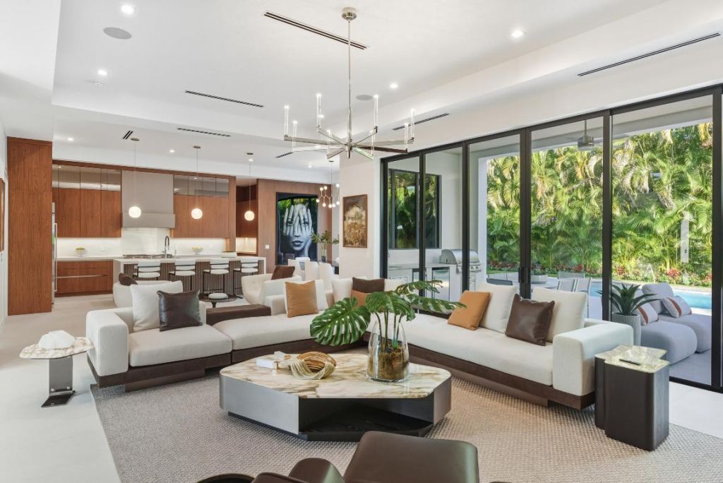 450 NE Spanish Court, Boca Raton, FL 33432 Photo