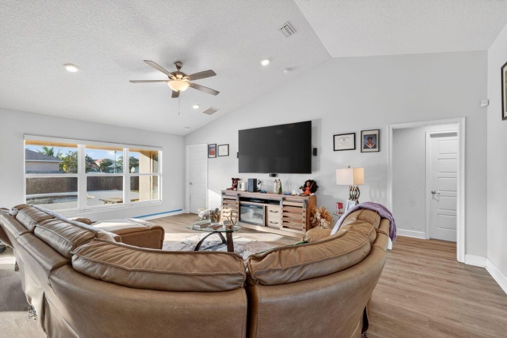 1702 SW Gloria Ln, Port Saint Lucie, FL 34953 Photo